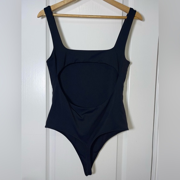 Aritzia Babaton Contour Cut-out Bodysuit Black Size Large - Picture 4 of 8